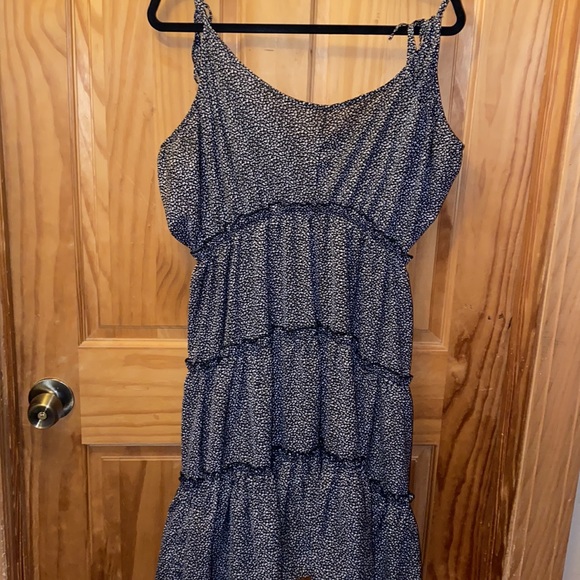 Black ruffle dress - Picture 4 of 4